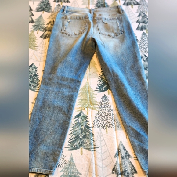 Ann Taylor Loft Modern Distressed light wash Skinny ankle jeans size 4 / 27 - Picture 4 of 9